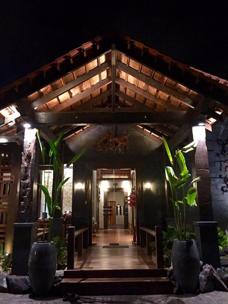 Ipoh Bali Hotel Екстериор снимка